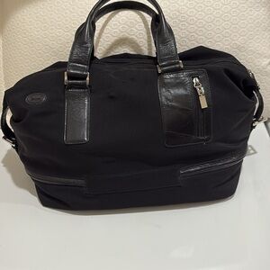 ⭐️HOBO INTERNATIONAL Black Overnight Bag—Zippered Bottom—Expandable—Great Cond!